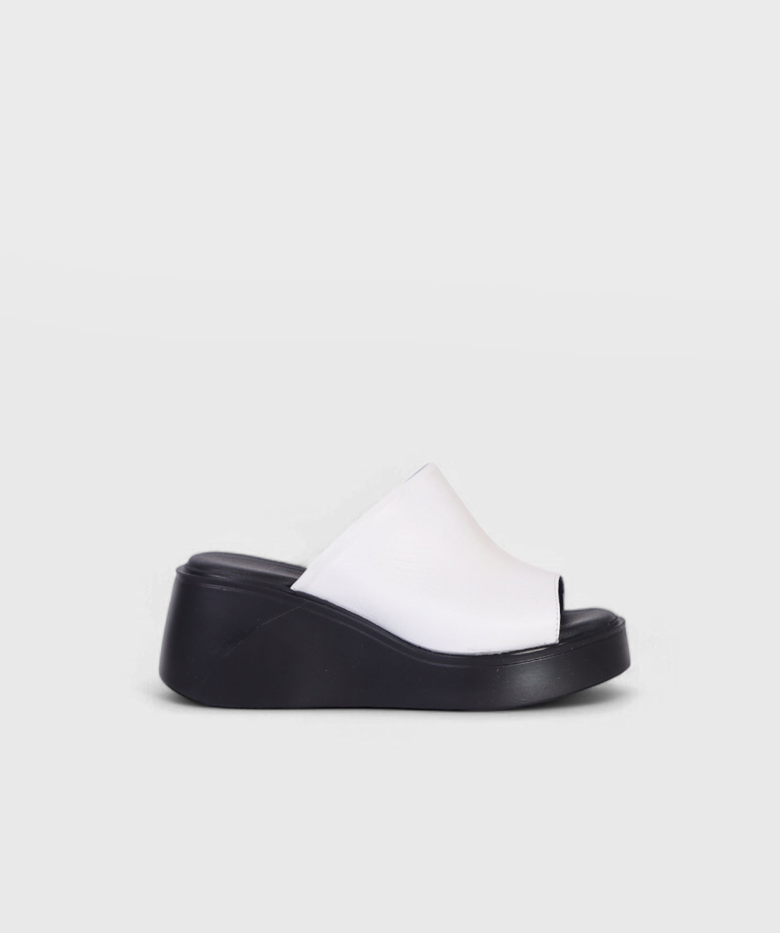 WHITE BL SS25 1700