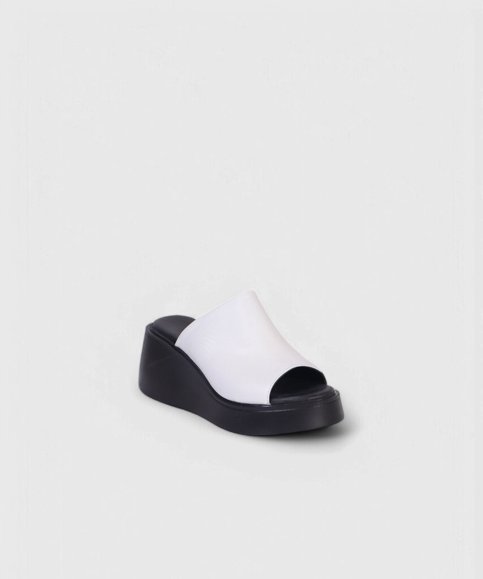 WHITE BL SS25 1700
