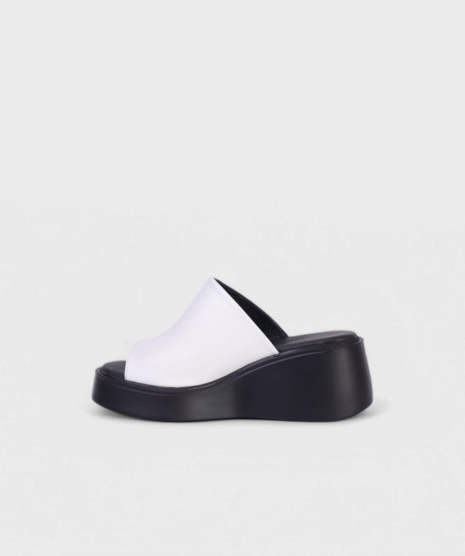 WHITE BL SS25 1700