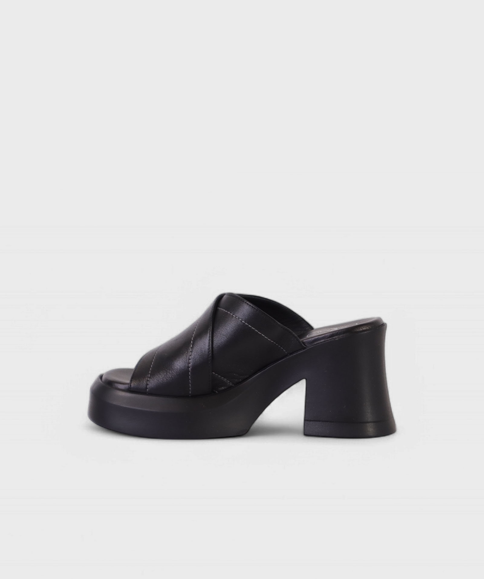 BLACK AL SS25 1722