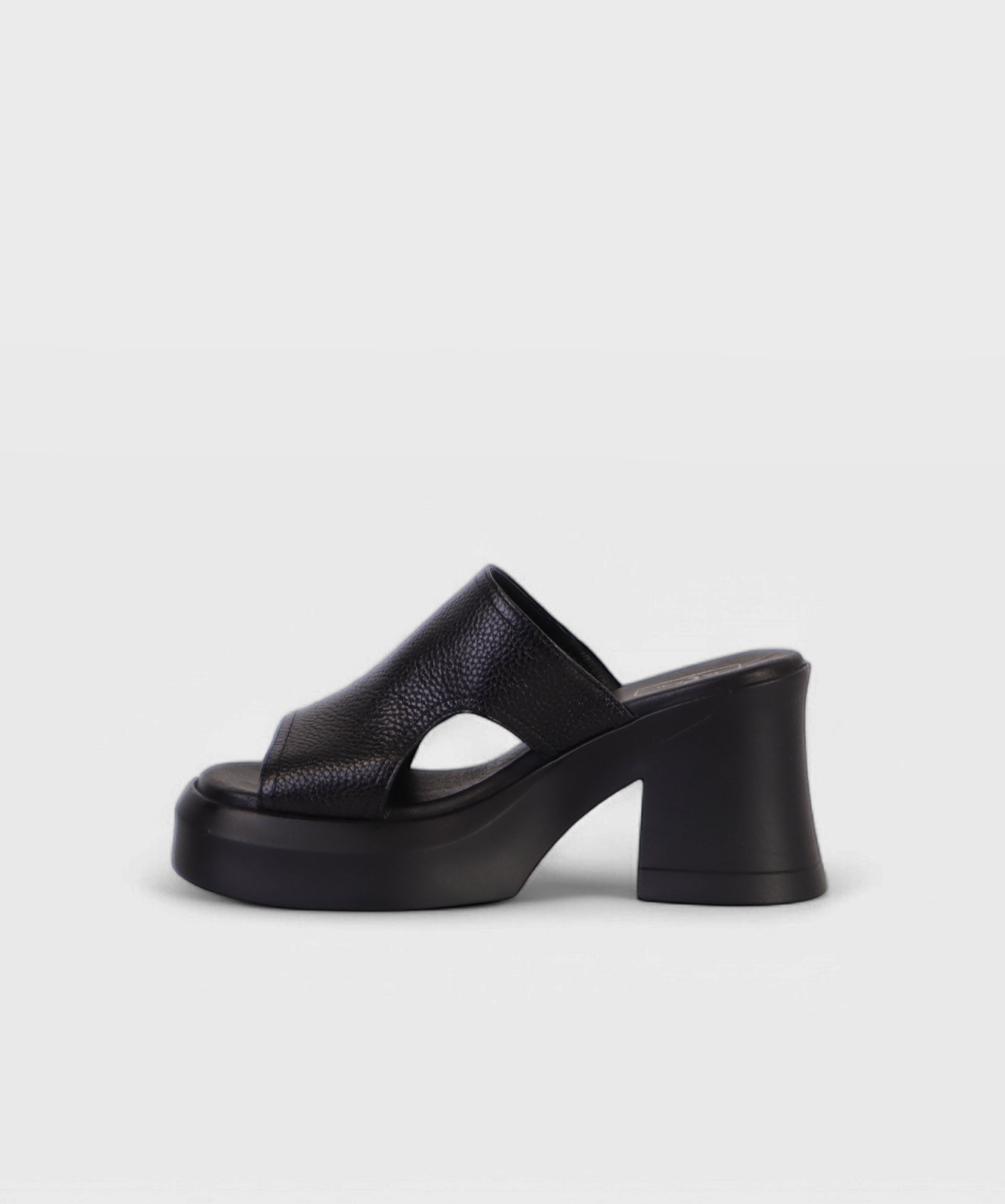 BLACK AL SS25 1723