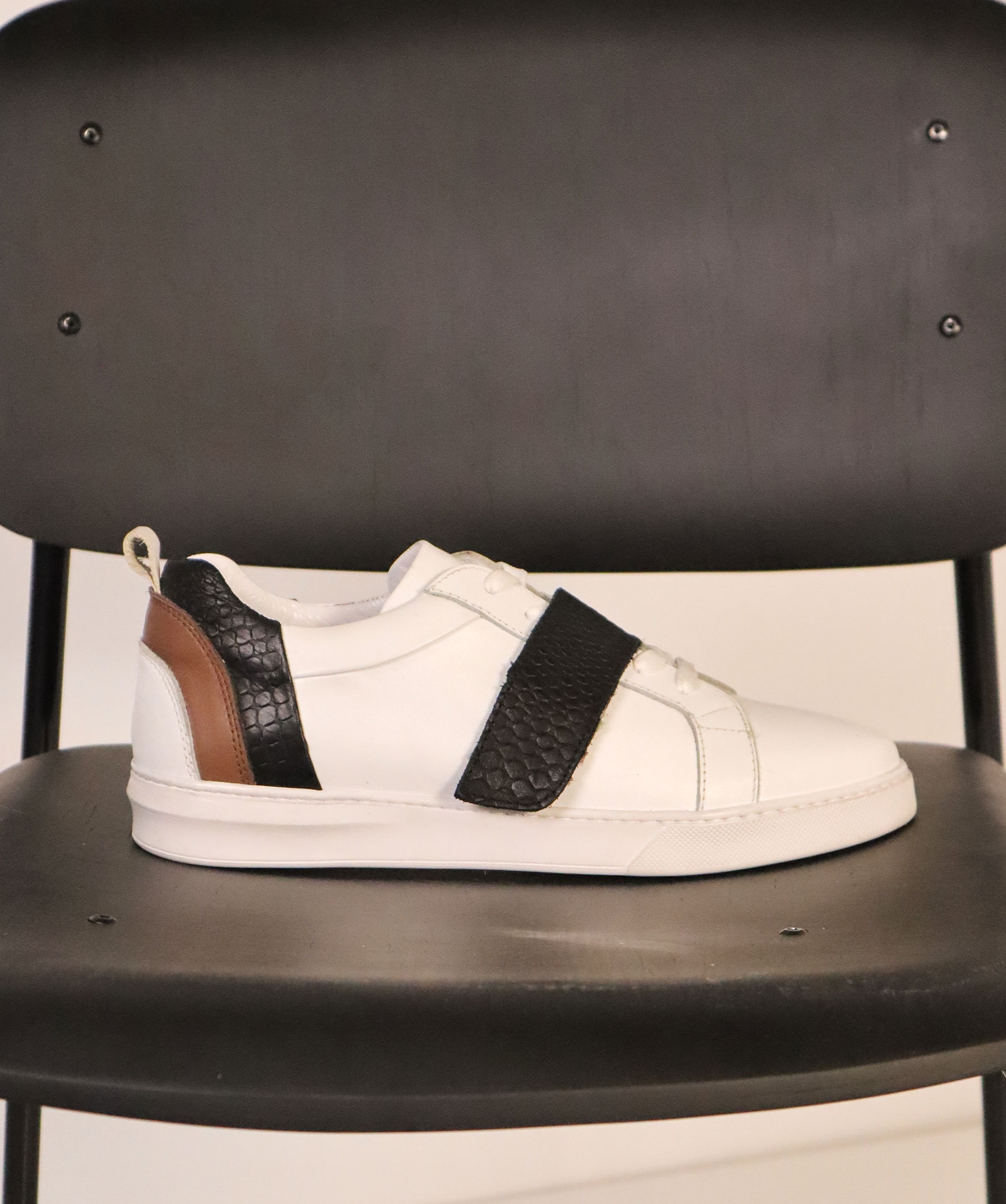 WHITE OUTLET SS24 AA411