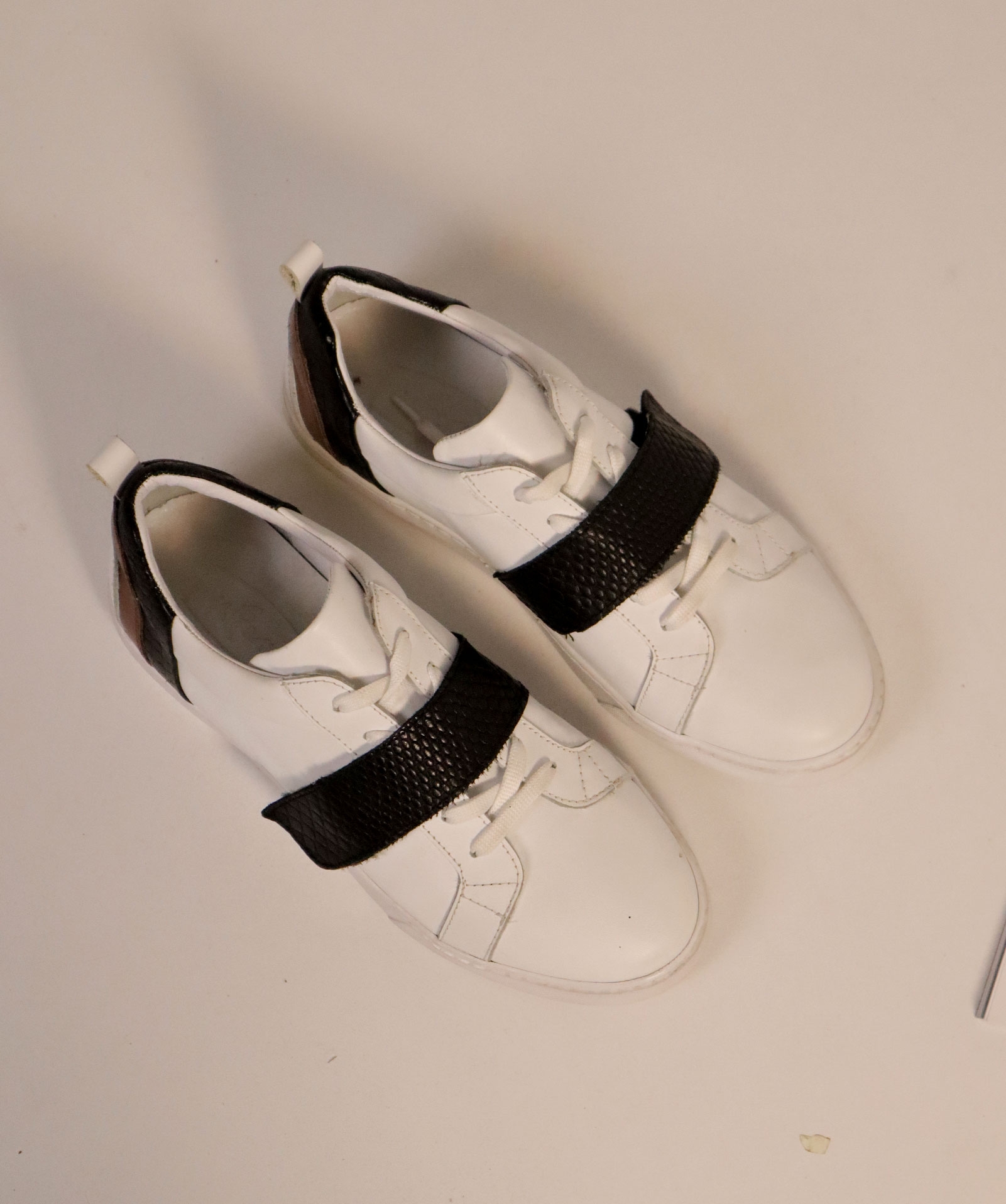 WHITE OUTLET SS24 AA411