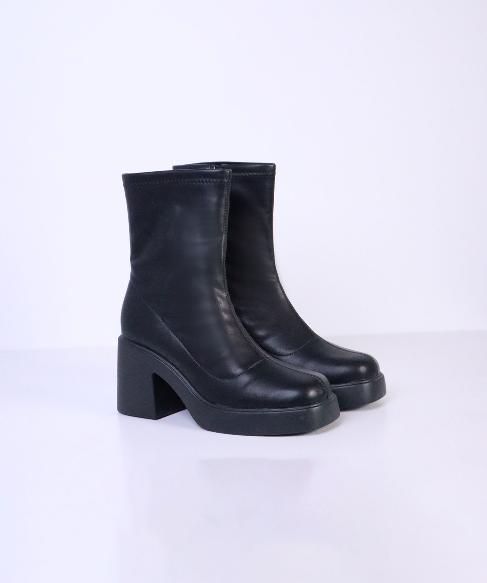 BLACK BOOTS C FW23 X101