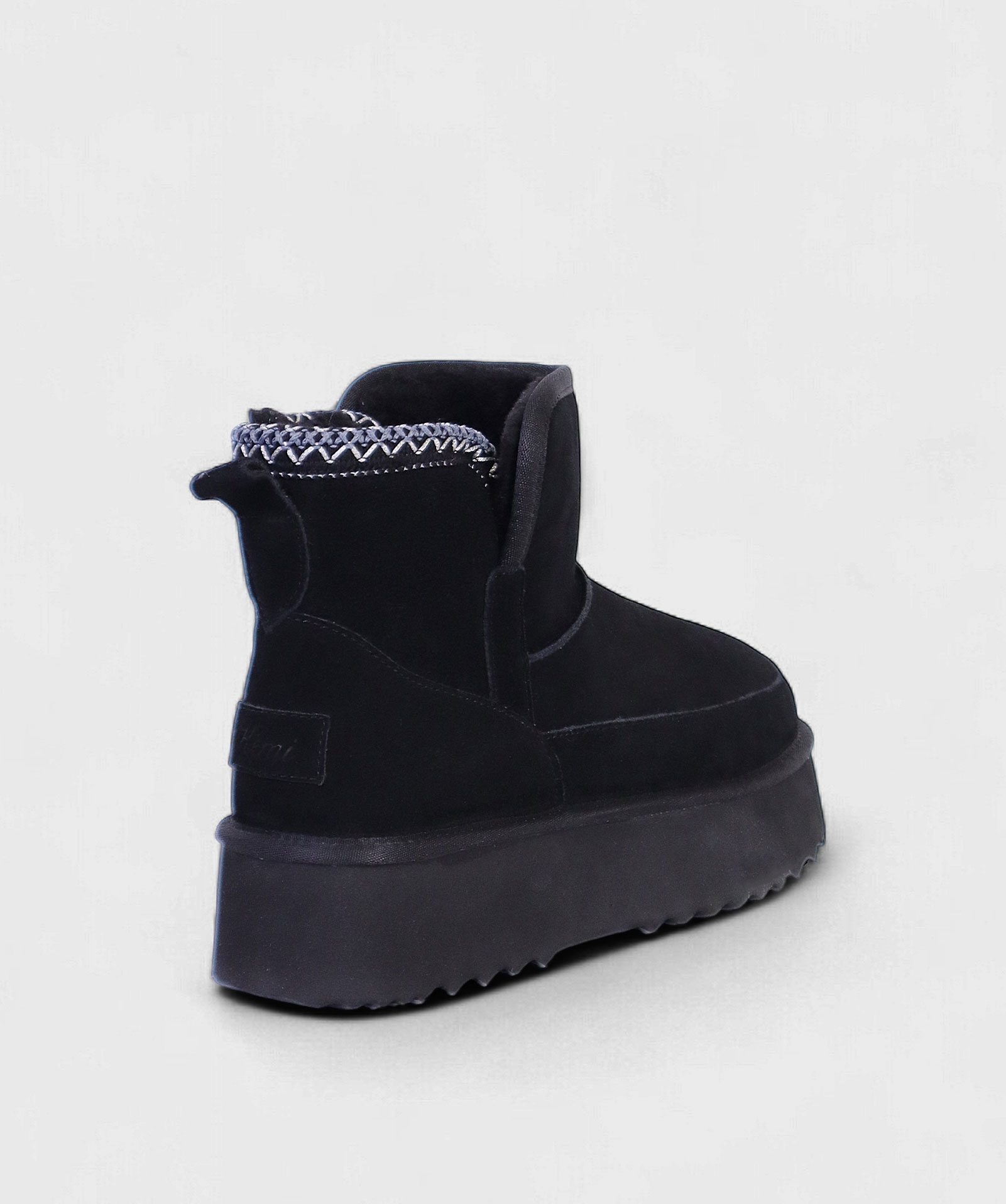 BLACK NORD FW25 D114JRGB