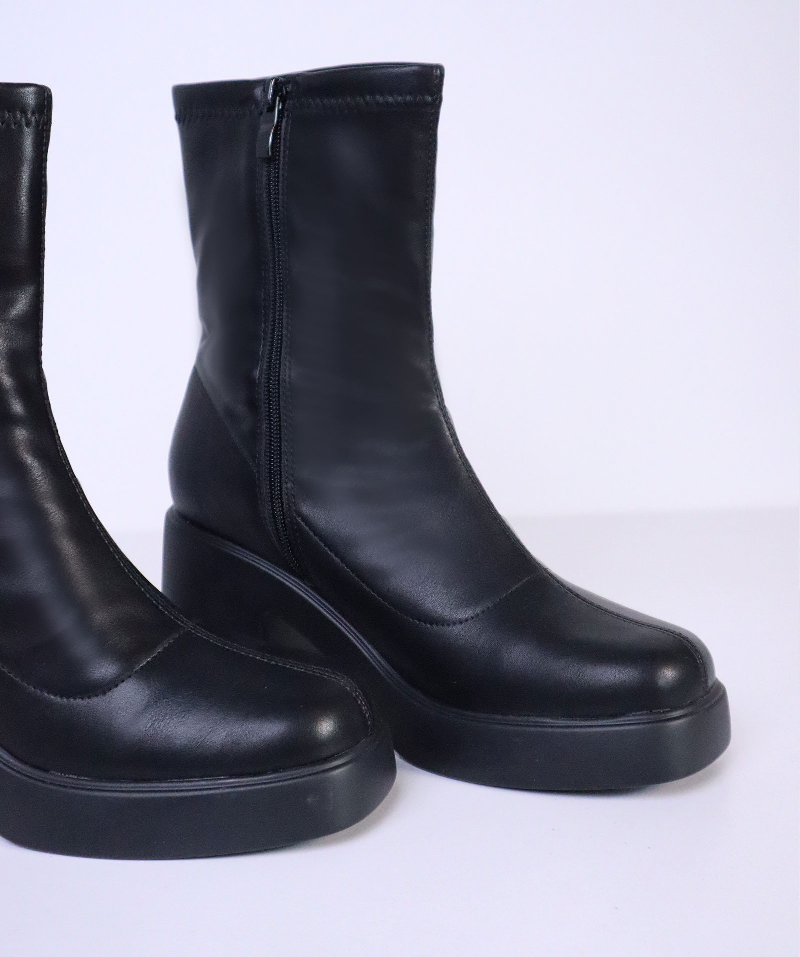 BLACK BOOTS C FW23 X101