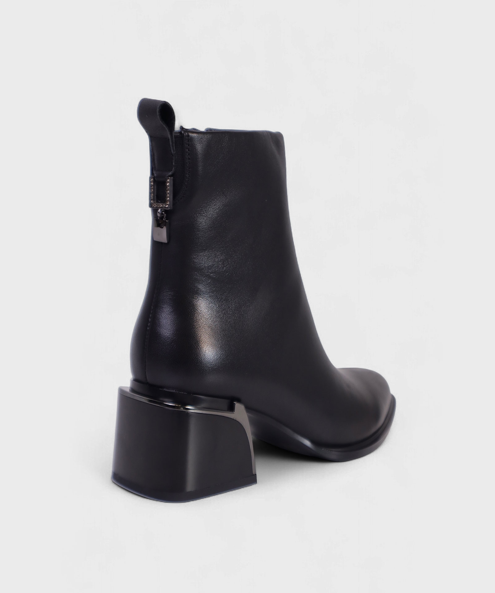 BLACK CATANIA FW25 KMW2519