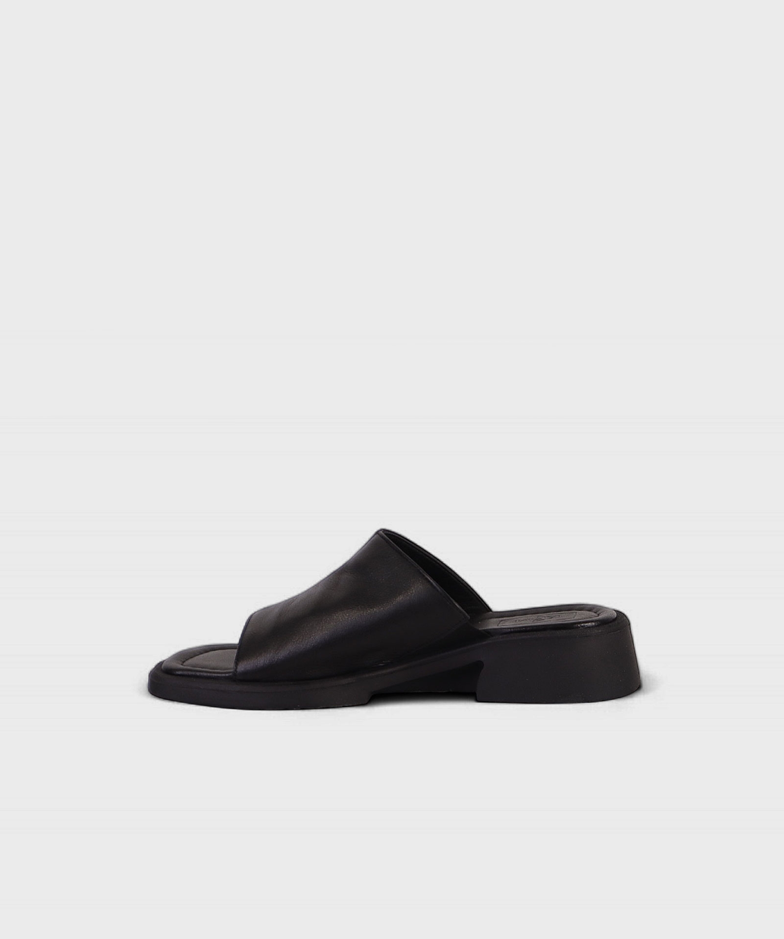 BLACK AL SS25 1664