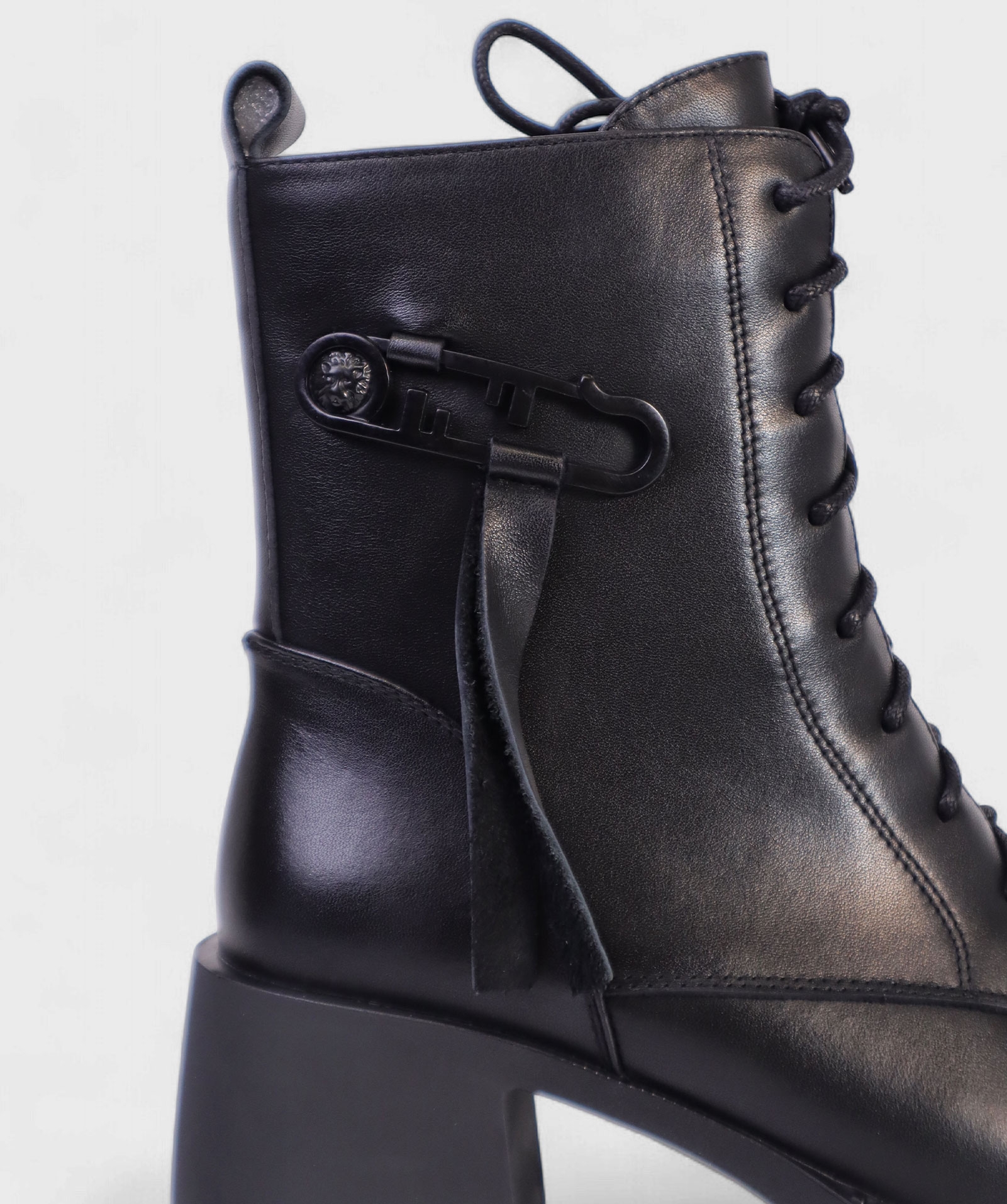 BLACK CATANIA FW25 KMW2515