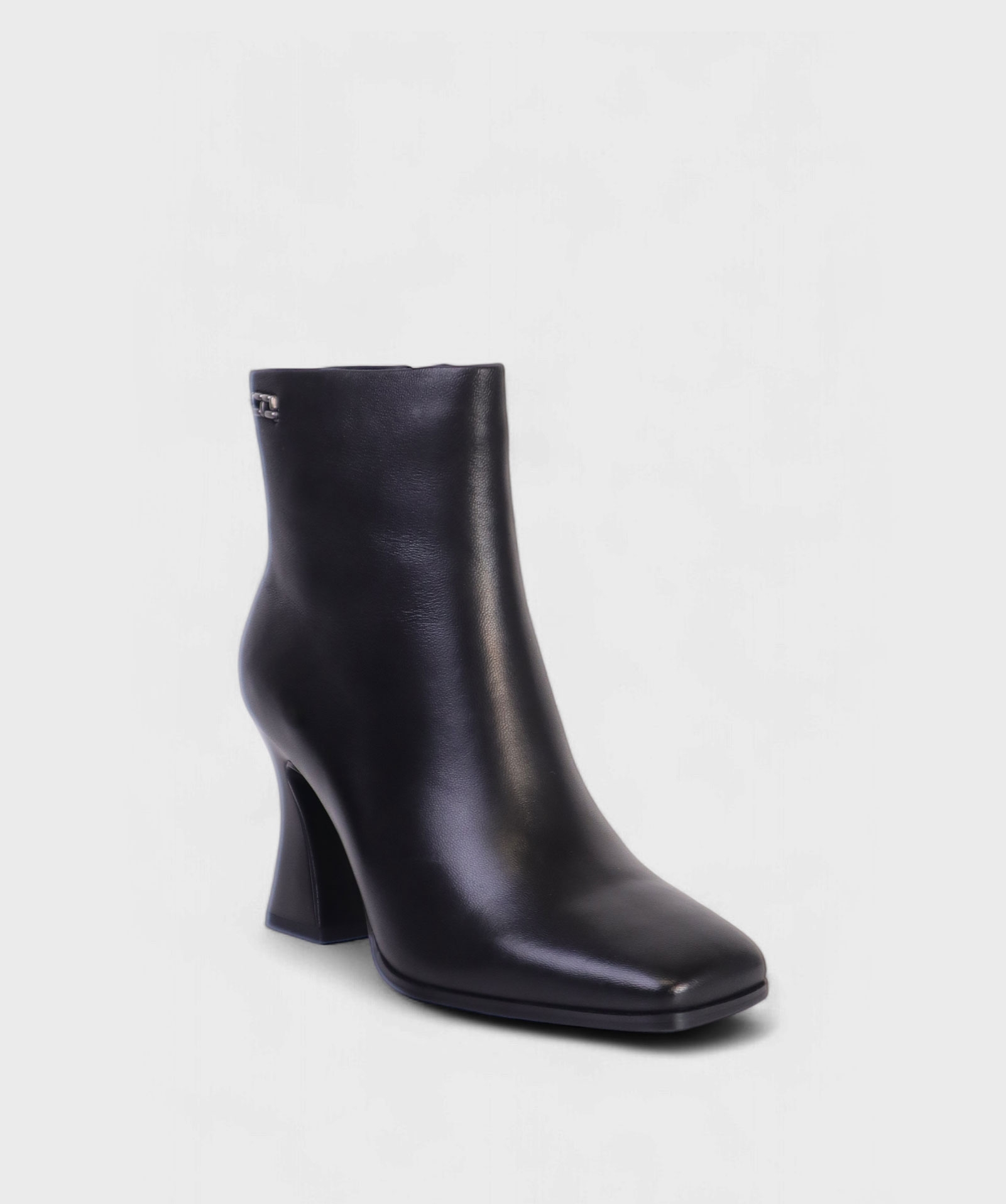 BLACK CATANIA FW25 T22