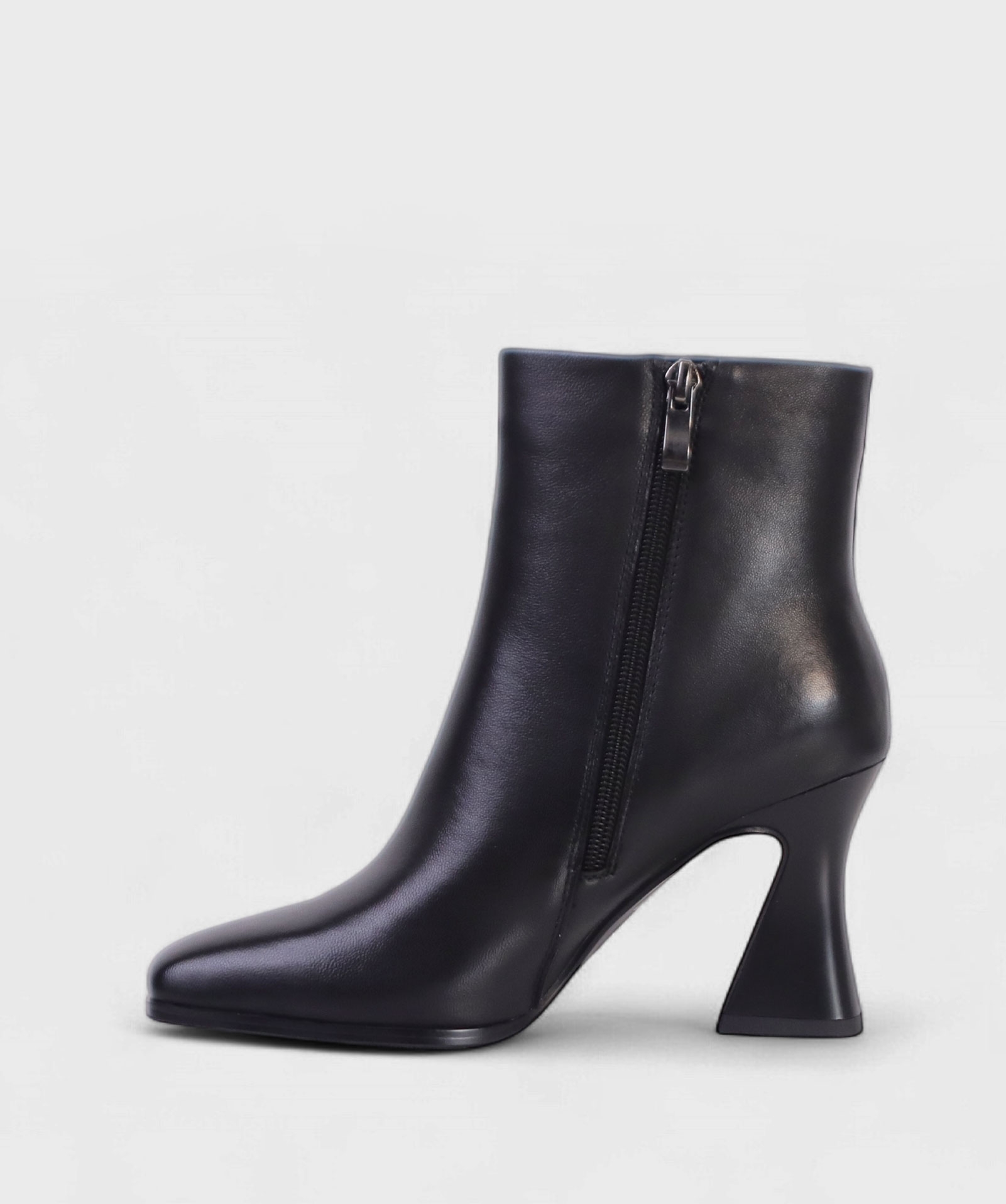 BLACK CATANIA FW25 T22
