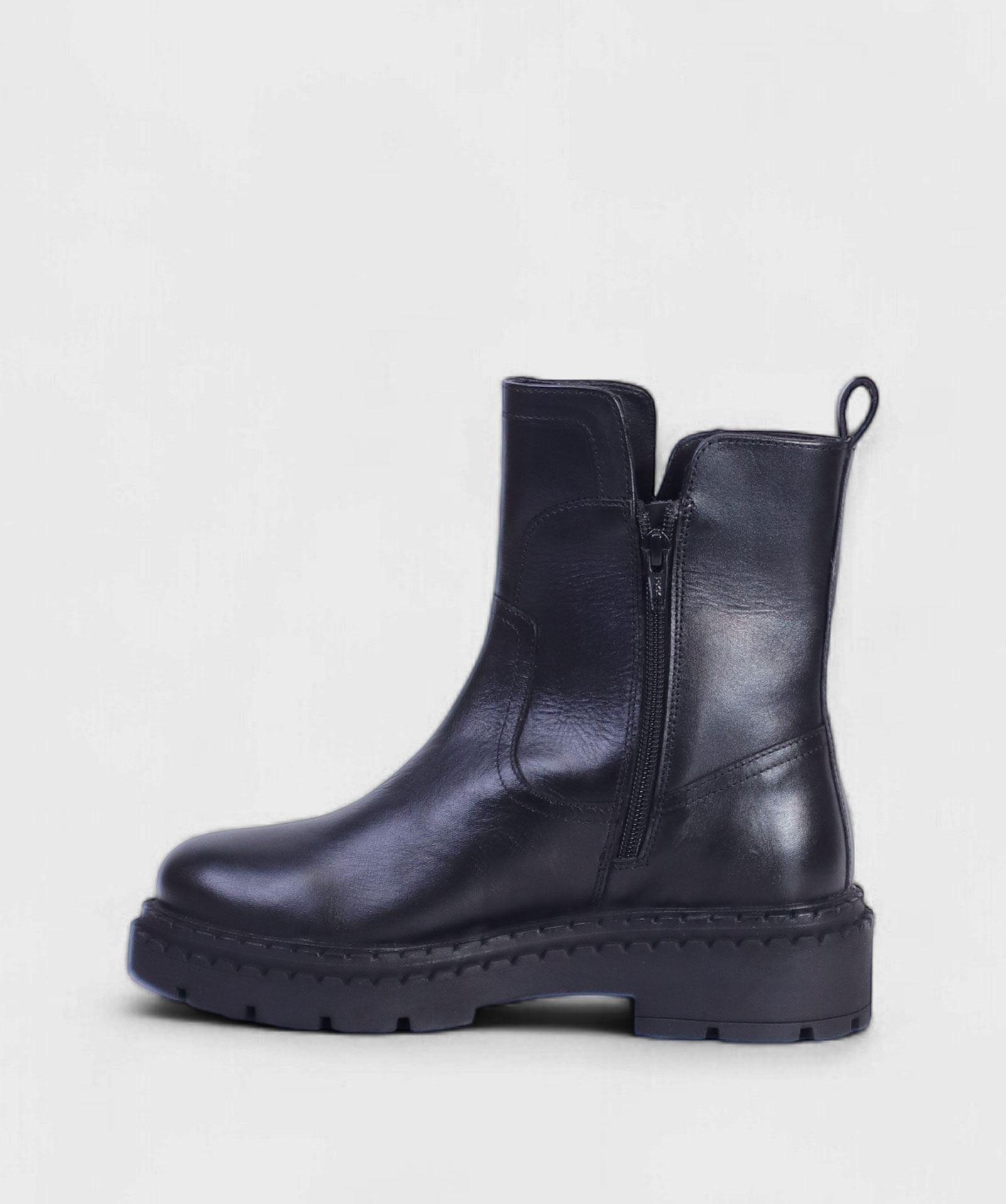 BLACK RIVA FW25 SL601
