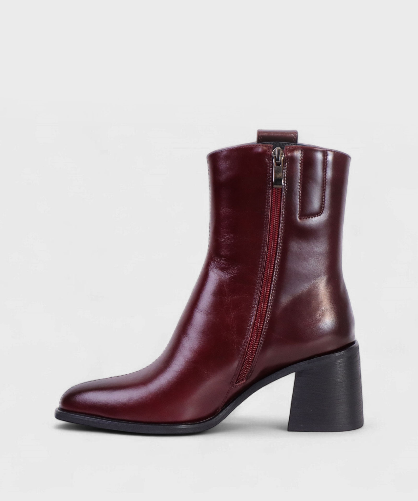 BURGUNDY CATANIA FW25 KMW2511