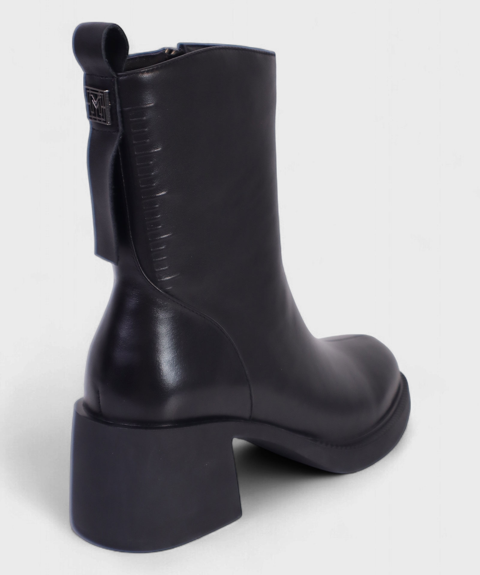 BLACK CATANIA FW25 KMW2514