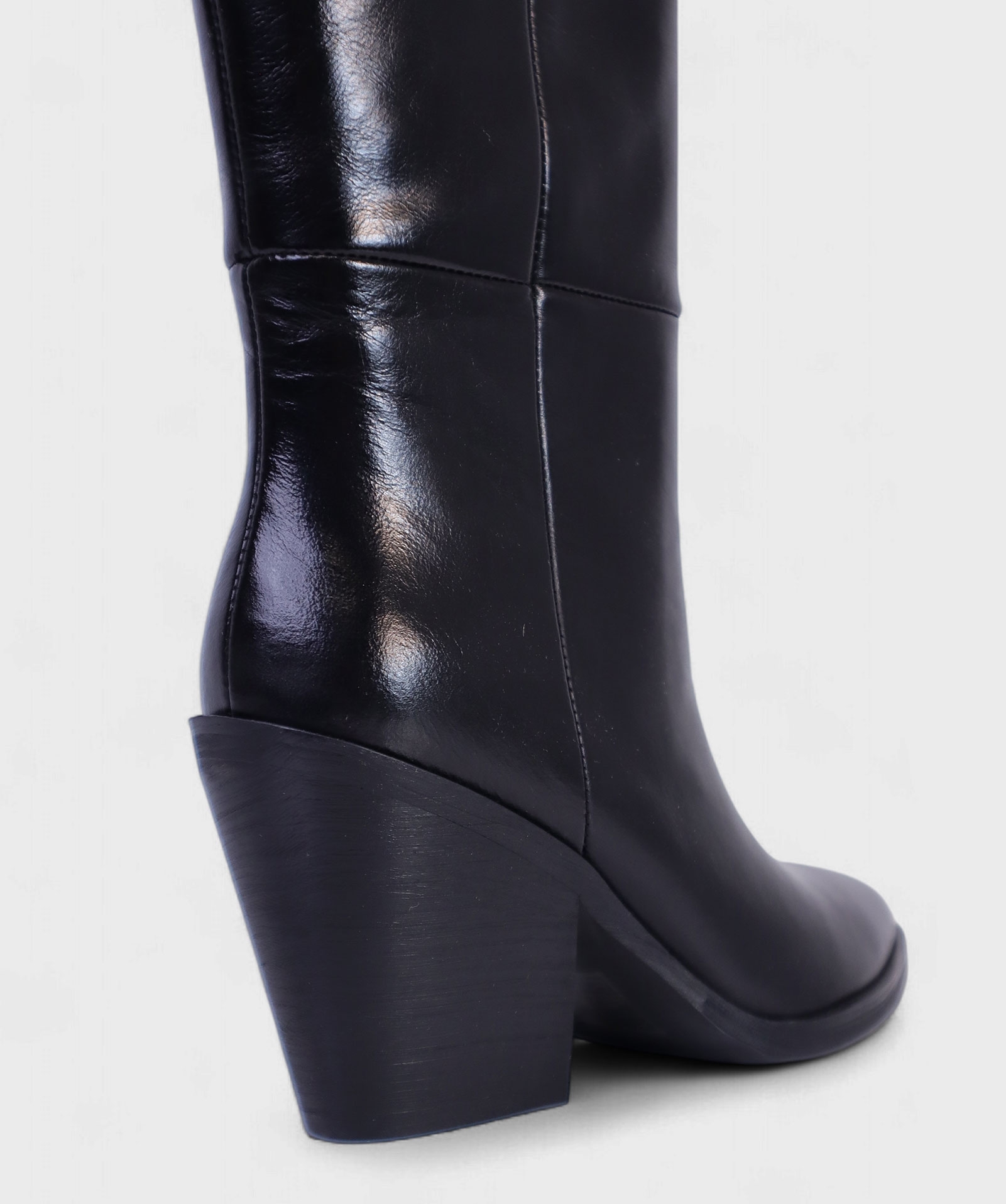 BLACK CATANIA FW25 KMW2518