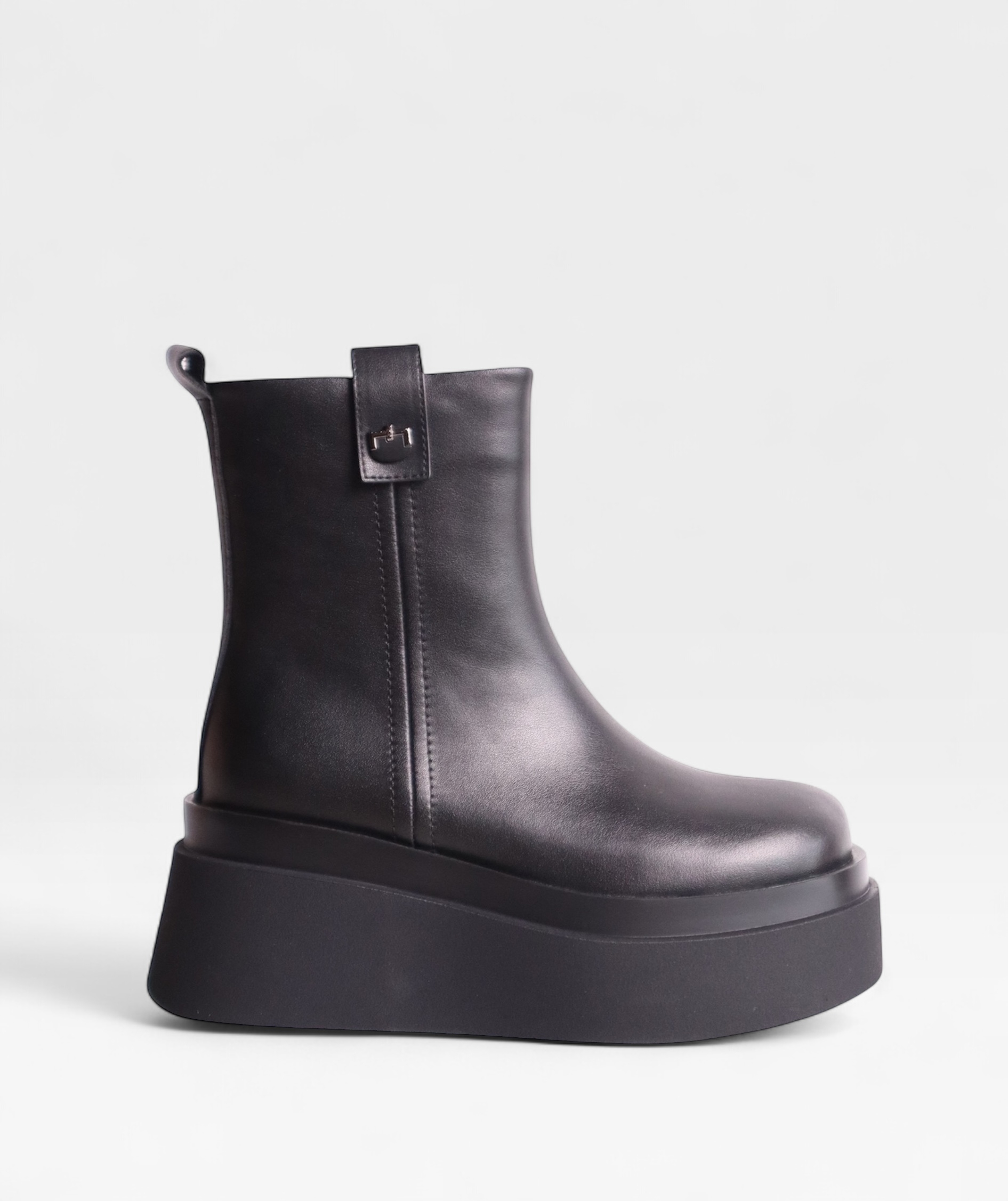 BLACK DAREZZA FW26 A1381K903