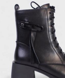 BLACK CATANIA FW25 KMW2515