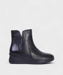 BLACK RIVA FW25 1690