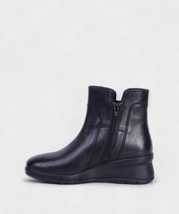 BLACK RIVA FW25 1690