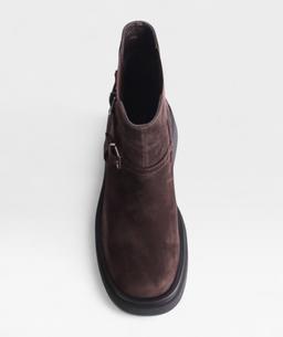 BROWN  DAREZZA FW26 A1381K902
