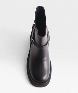 BLACK DAREZZA FW26 A1381K902