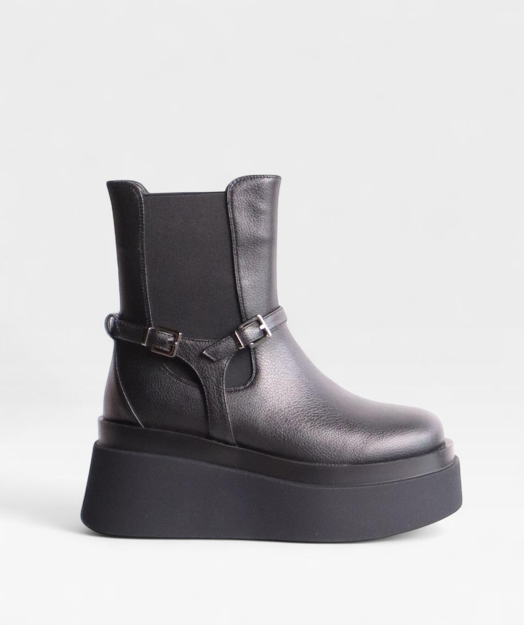 BLACK DAREZZA FW26 A1381K902