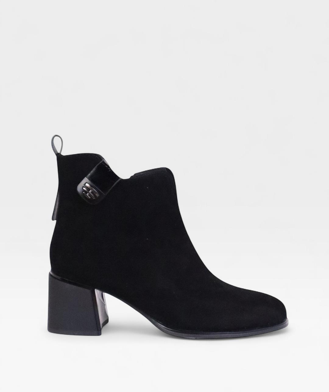 SUEDE BLACK CAMELLIA FW26 5J187B01
